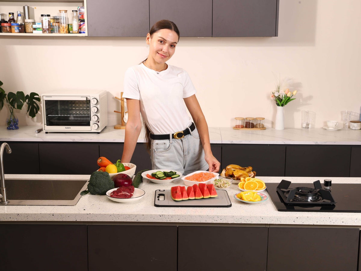 Home cook using TIBO in her kitchen